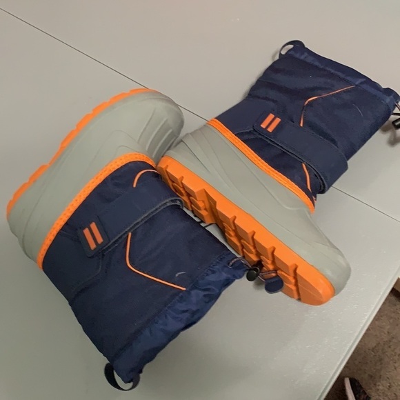 Cat &Jack waterproof boots NWT Velcro close Sz 2 - Picture 4 of 13